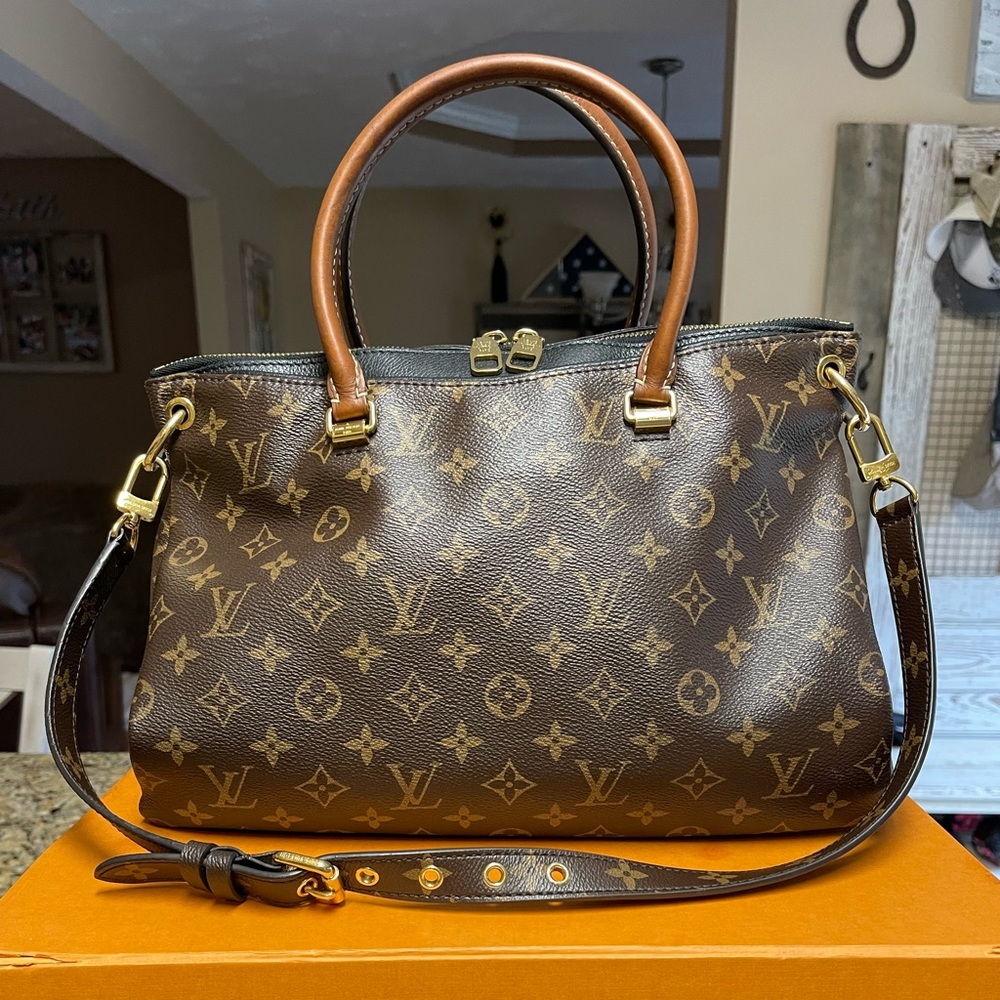 Louis Vuitton Pallas Noir